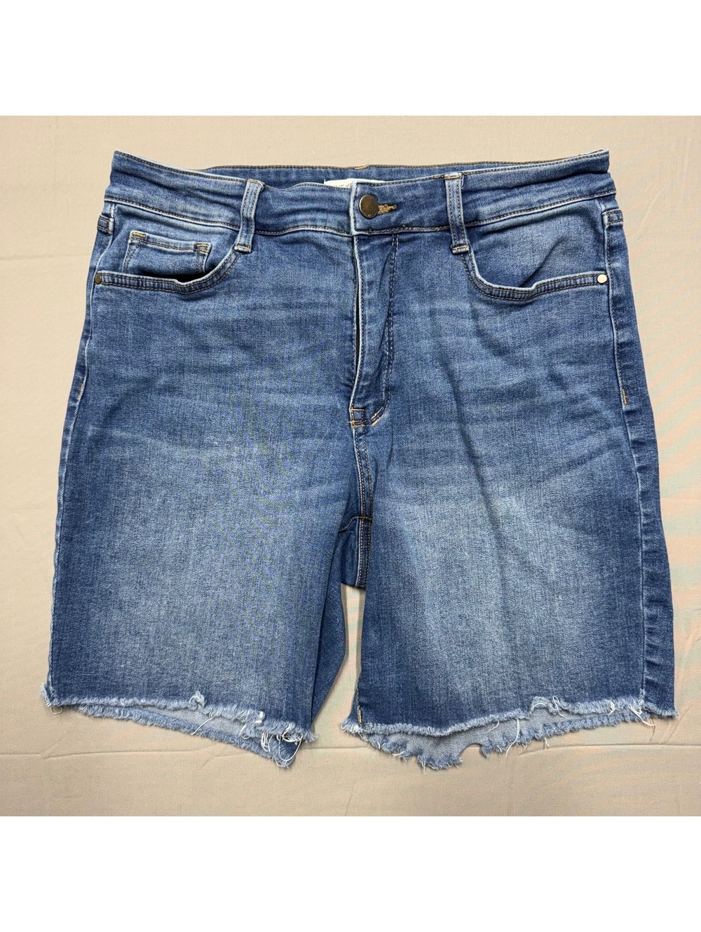 Nine West Womens Bermuda Denim Shorts Frayed Stretch Size 8 Blue Summer Classic